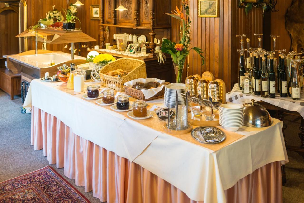 Moselromantik-Hotel Zum Loewen เอดิเกอร์-เอลเลอร์ ภายนอก รูปภาพ