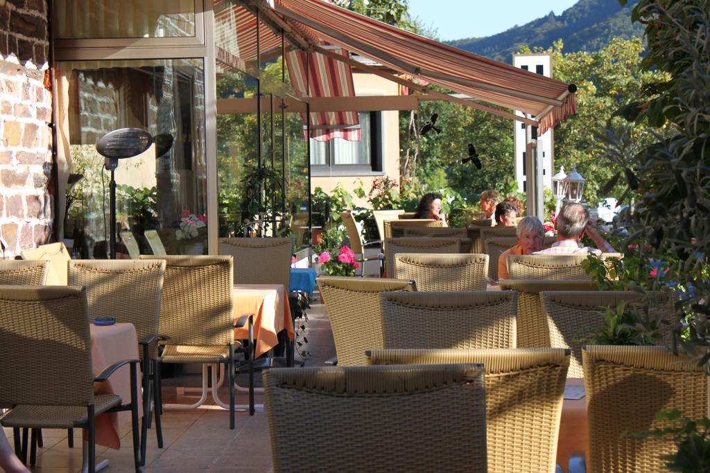Moselromantik-Hotel Zum Loewen เอดิเกอร์-เอลเลอร์ ภายนอก รูปภาพ