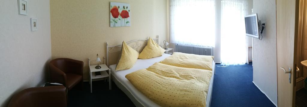 Moselromantik-Hotel Zum Loewen เอดิเกอร์-เอลเลอร์ ภายนอก รูปภาพ