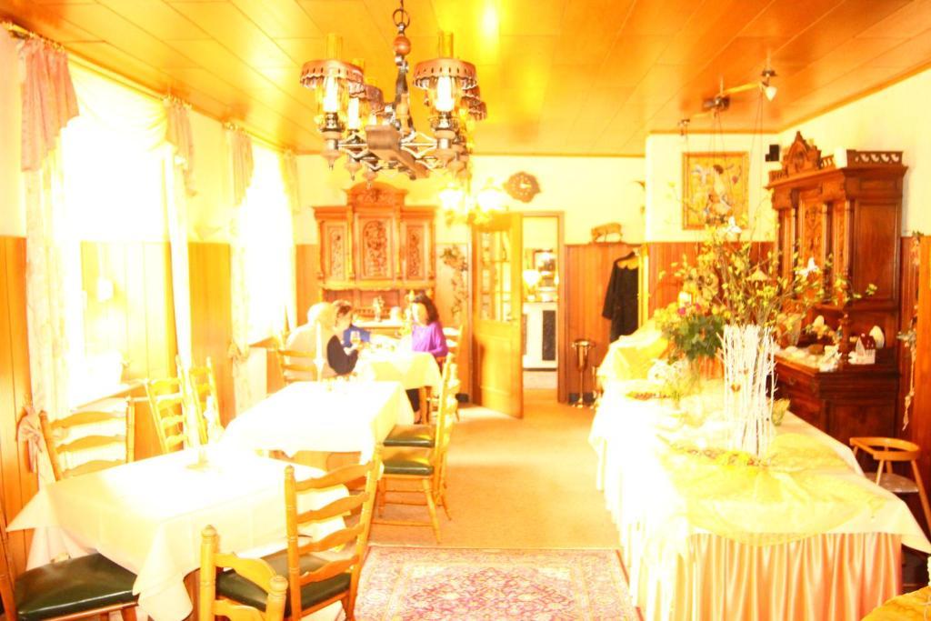 Moselromantik-Hotel Zum Loewen เอดิเกอร์-เอลเลอร์ ห้อง รูปภาพ