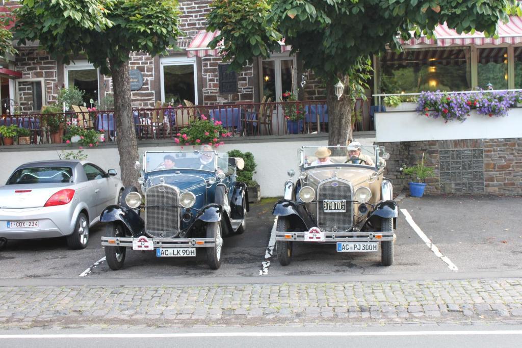 Moselromantik-Hotel Zum Loewen เอดิเกอร์-เอลเลอร์ ภายนอก รูปภาพ