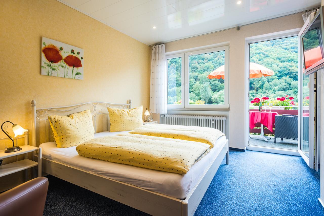 Moselromantik-Hotel Zum Loewen เอดิเกอร์-เอลเลอร์ ภายนอก รูปภาพ