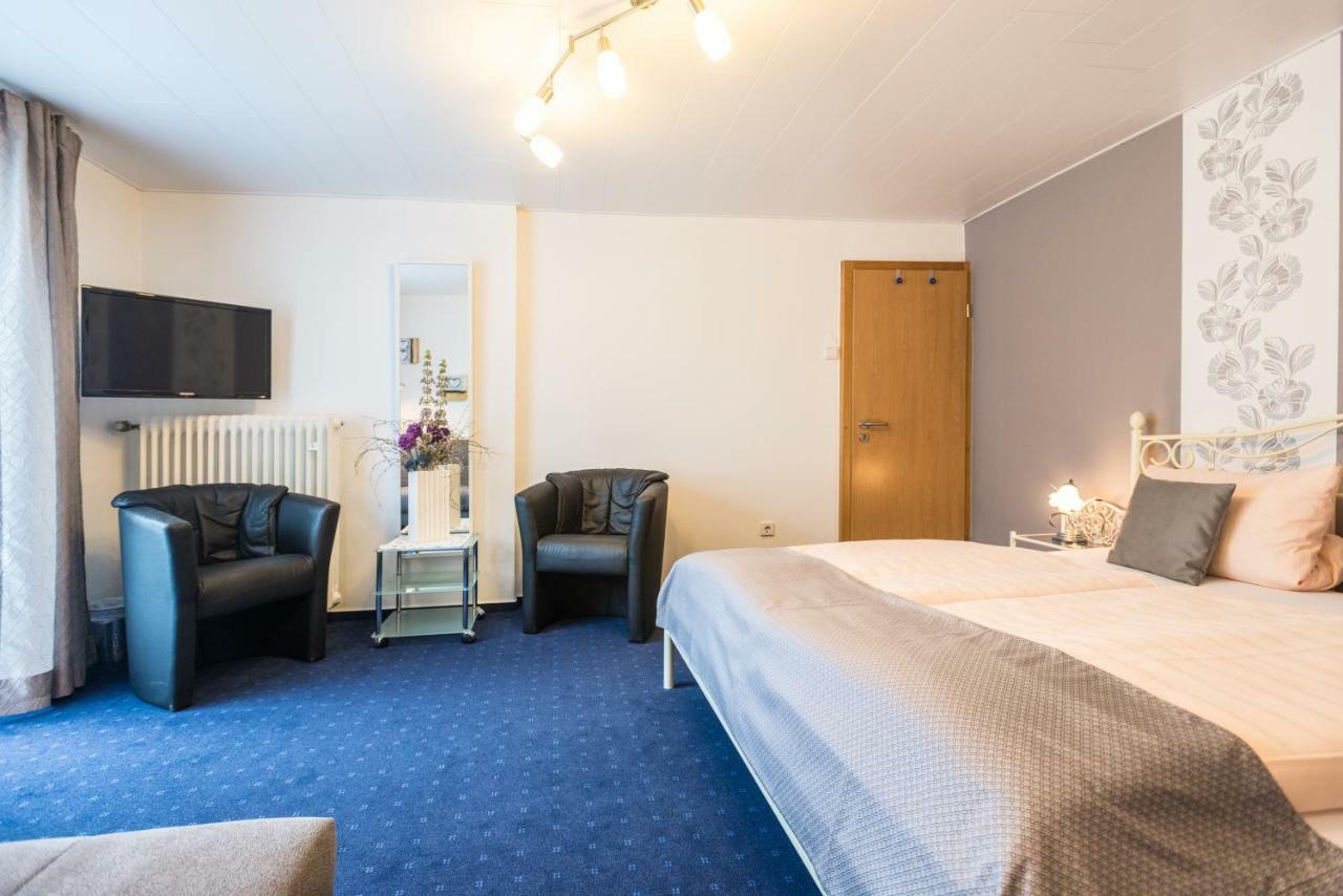 Moselromantik-Hotel Zum Loewen เอดิเกอร์-เอลเลอร์ ภายนอก รูปภาพ