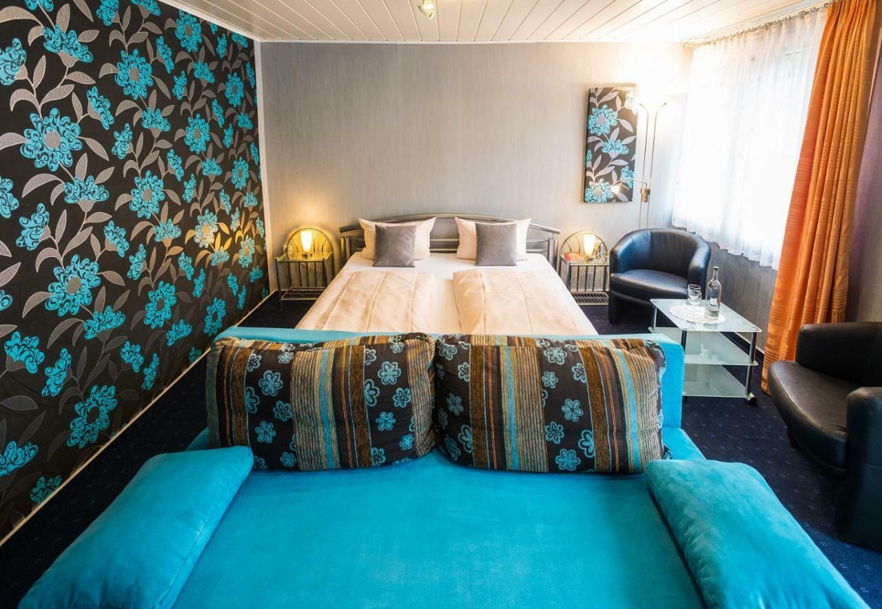 Moselromantik-Hotel Zum Loewen เอดิเกอร์-เอลเลอร์ ภายนอก รูปภาพ