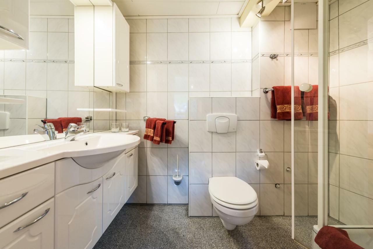 Moselromantik-Hotel Zum Loewen เอดิเกอร์-เอลเลอร์ ภายนอก รูปภาพ